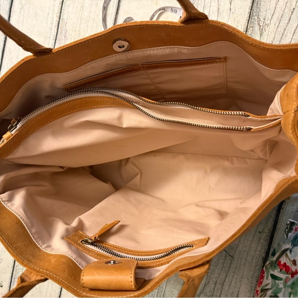Tan light brown leather laptop purse book bag. - Picture 8 of 12
